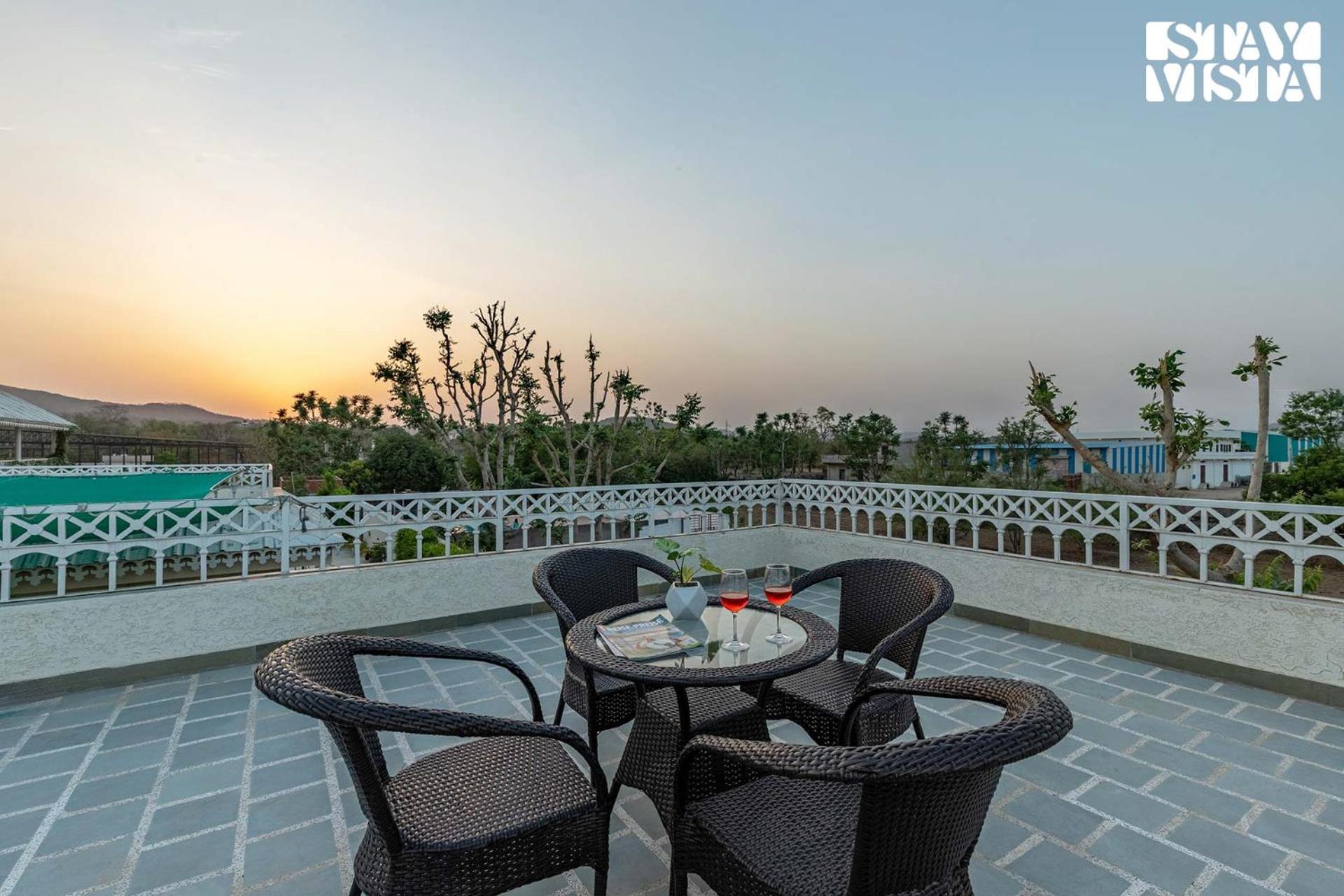 Free Birds Nest With Pvt Pool & Garden At Jaipur By Stayvista Экстерьер фото